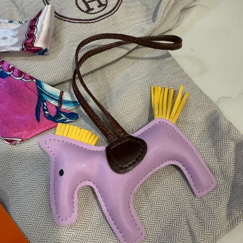 Picotin pink bucket leather tote - Picture 2 of 9